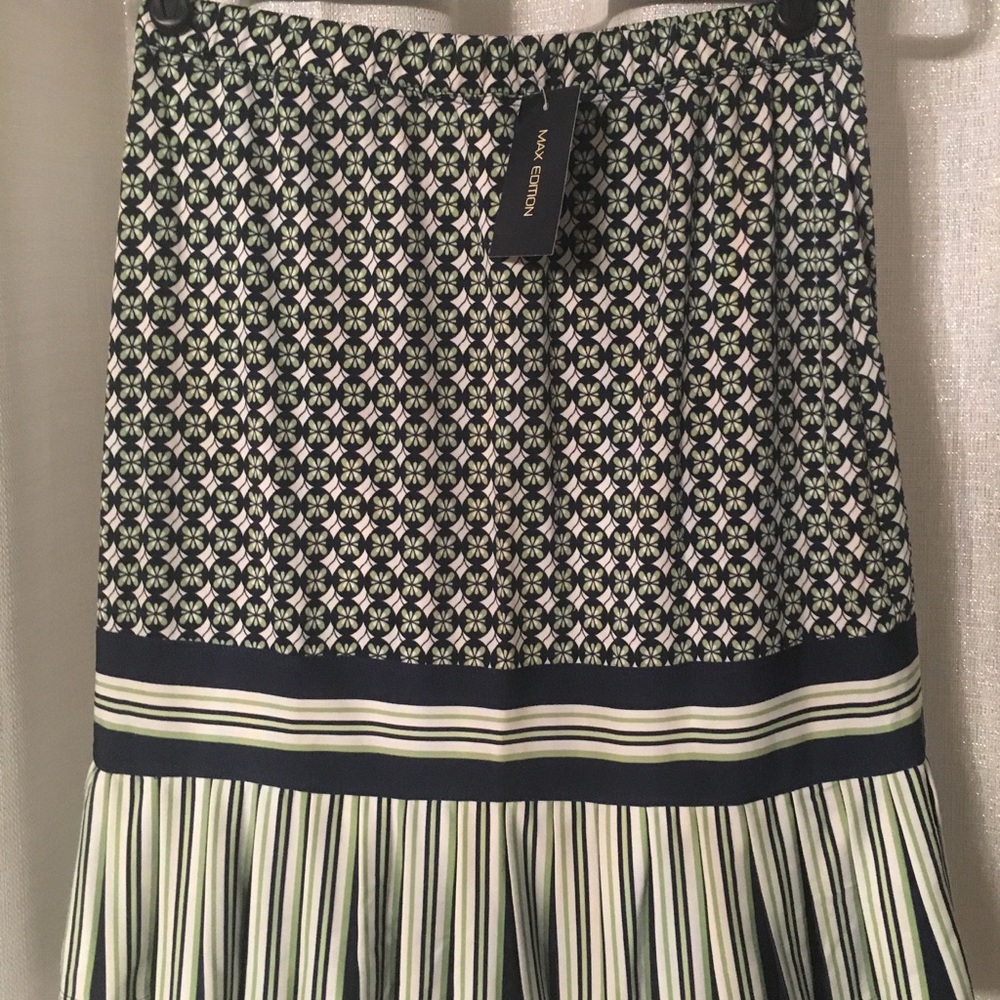 Tres Chic Skirt